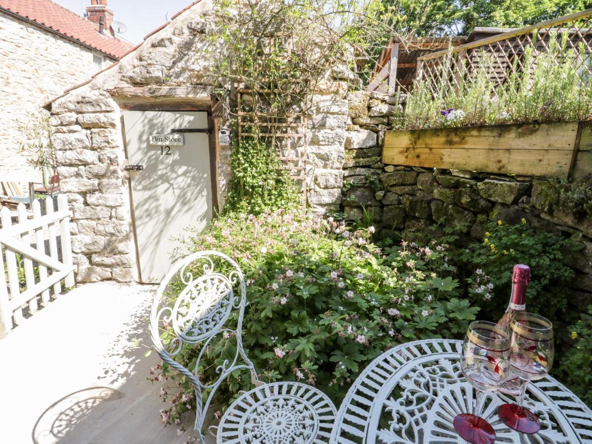 Crooked Cottage Киркбимурсайд Экстерьер фото
